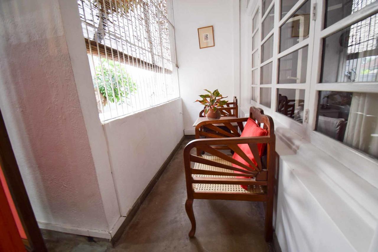 Yoho Charming White Guest house 3*