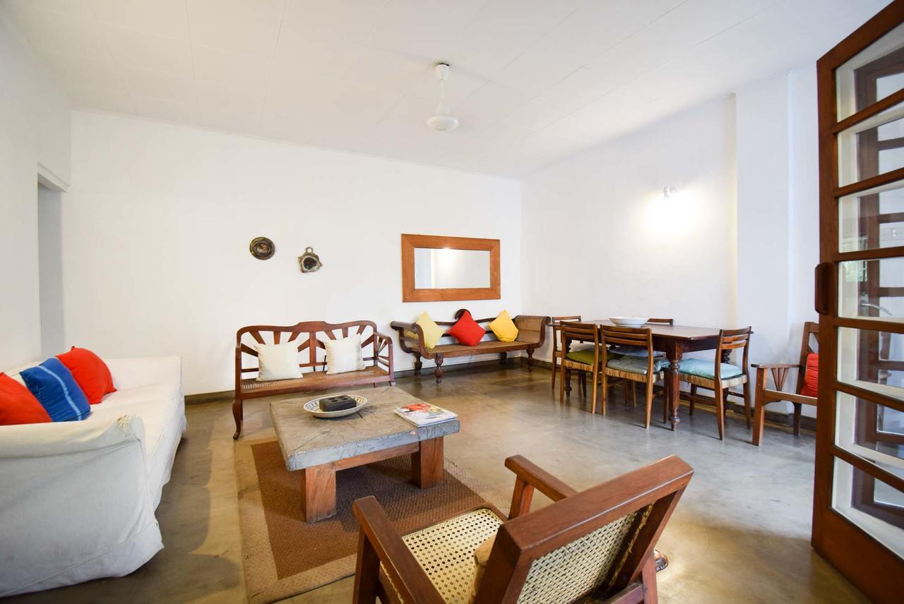Yoho Charming White Guest house 3*