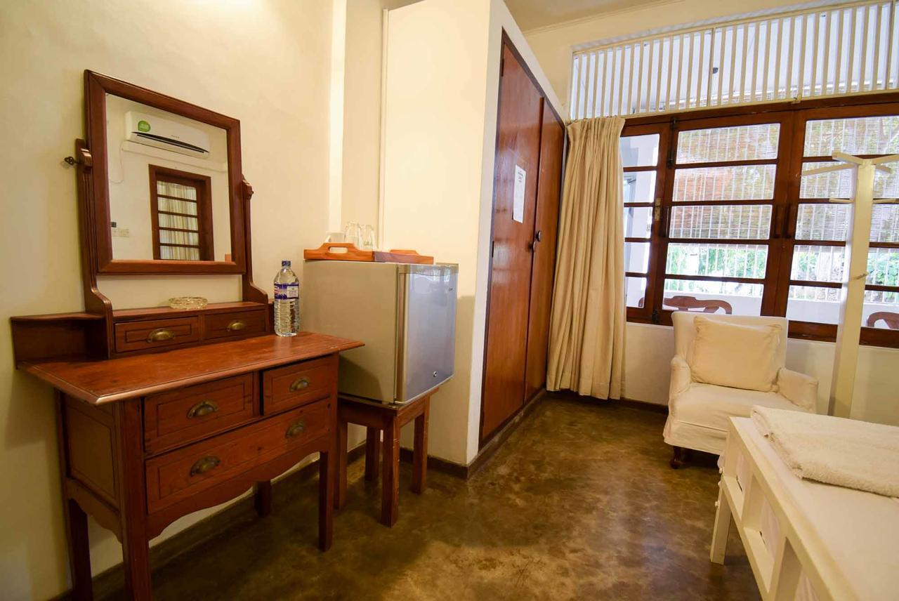 Guest house Yoho Charming White